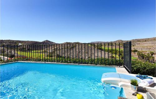  Amazing home in San Bartolome de Tiraj with 2 Bedrooms, Outdoor swimming pool and Swimming pool, Unterkunft in Salobre