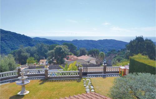 Dārzs, Lovely Home In St Cebria De Vallalta in Sant Cebria de Vallalta