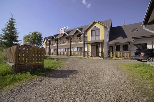 Motel pod Stromíšom obrázok