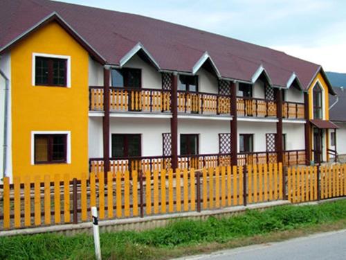 . Motel pod Stromíšom