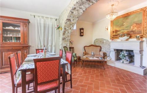 4 Bedroom Cozy Home In S,mauro Cilento -sa-