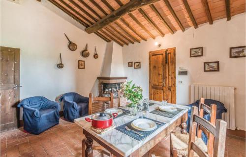  Awesome apartment in Castiglione d,Lago PG with 2 Bedrooms, WiFi and Outdoor swimming pool in Strada