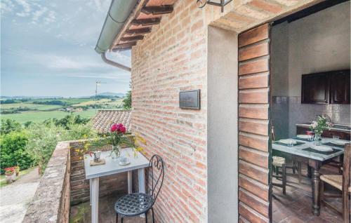  Awesome apartment in Castiglione d,Lago PG with 2 Bedrooms, WiFi and Outdoor swimming pool in Strada