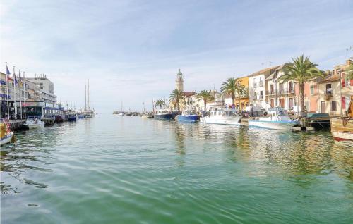 Amazing apartment in Aigues-Mortes w/ 1 Bedrooms - image 7