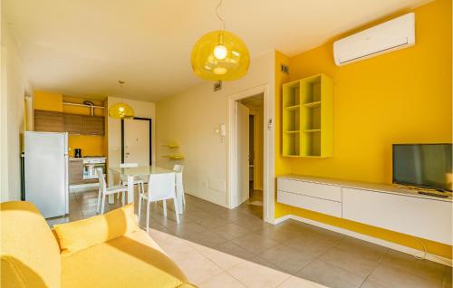 2 Bedroom Amazing Apartment In Puegnago Sul Garda