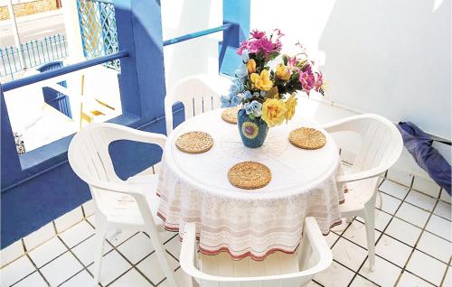 One-Bedroom Apartment in Roquetas de Mar - image 8