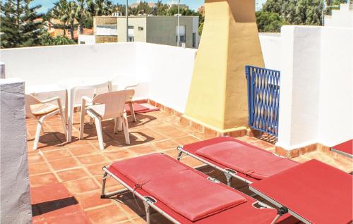 One-Bedroom Apartment in Roquetas de Mar - image 12