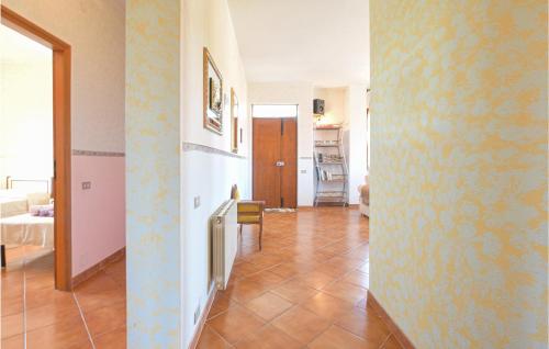 3 Bedroom Lovely Apartment In Villaurbana