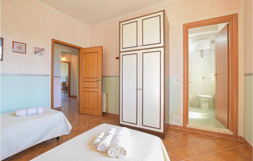 3 Bedroom Lovely Apartment In Villaurbana