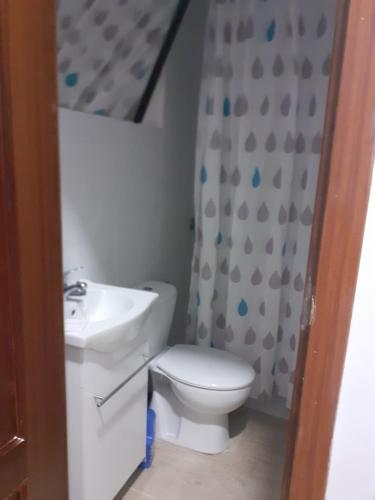 Lovely Room with private Bathroom near from everything what do you need