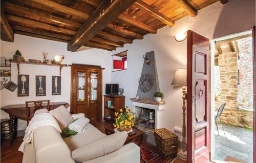  Awesome home in Gaiole in Chianti SI with 2 Bedrooms and Outdoor swimming pool in Rosennano