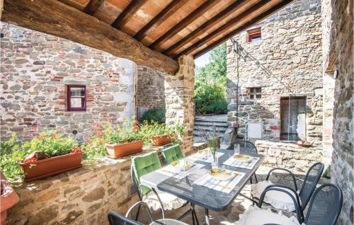  Awesome home in Gaiole in Chianti SI with 2 Bedrooms and Outdoor swimming pool in Rosennano