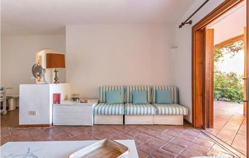 2 Bedroom Stunning Home In Golfo Di Marinella