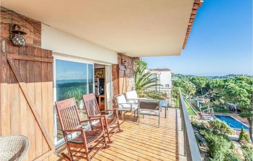 Awesome home in Lloret de Mar w/ Outdoor swimming pool and 4 Bedrooms - image 9