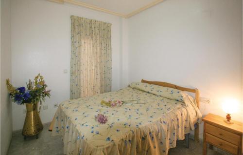 Awesome apartment in Torrevieja w/ 2 Bedrooms - image 10