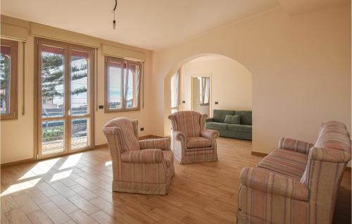  Amazing apartment in Motta San Giovanni with 3 Bedrooms and WiFi in Campoli