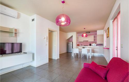  Amazing Apartment In Puegnago Sul Garda With Wifi in Raffa