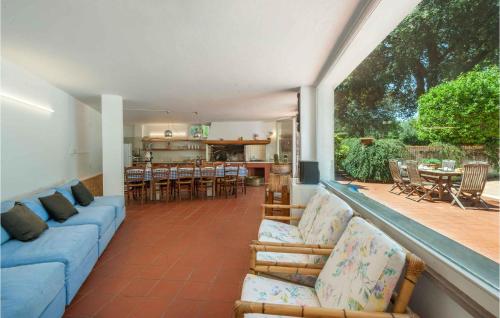 Amazing Home In Rimini With 6 Bedrooms And Wifi photo 2