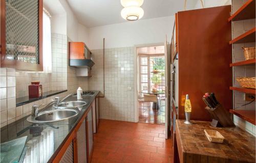 6 Bedroom Cozy Home In Rimini