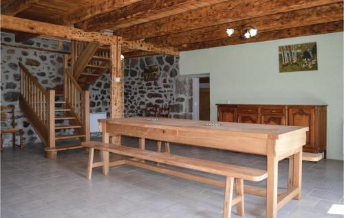 Three-Bedroom Holiday Home in Cheylade - image 12
