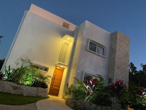 Amazing Villa Inside Tulum Country Club Akumal