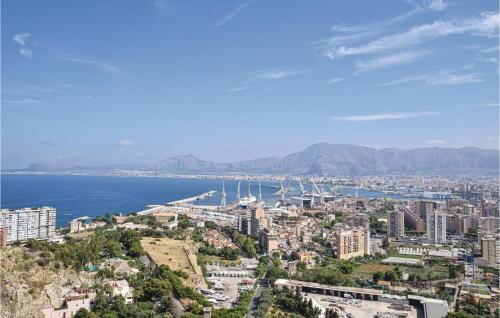 Stunning apartment in Palermo w/ WiFi - image 13