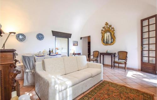 Stunning home in Albenga w/ 2 Bedrooms - image 2