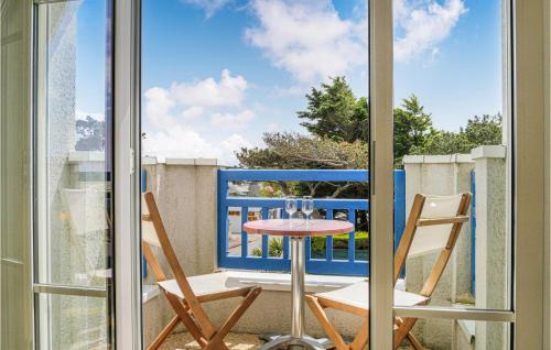 Gorgeous Apartment In Hauteville-sur-mer With Wifi