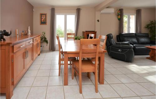 Gorgeous Home In Montignargues With Kitchen