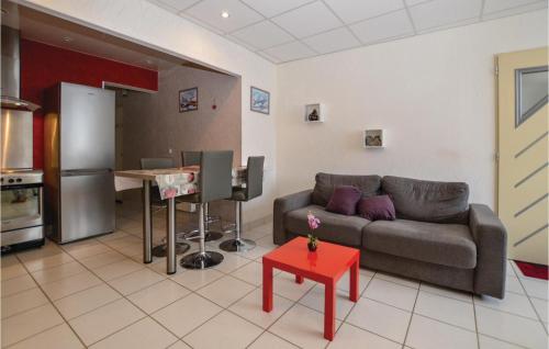 Beautiful Apartment In La Bourboule With Kitchen