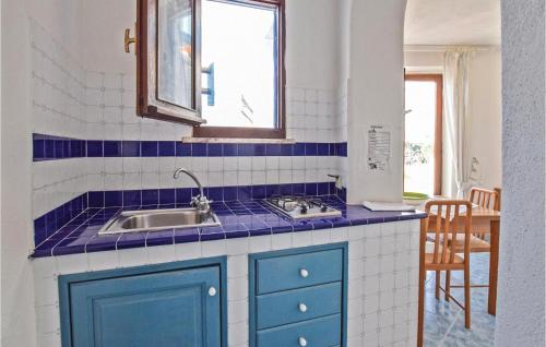 One-Bedroom Apartment image 9