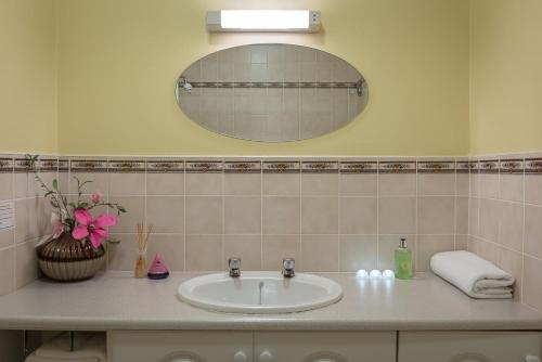 Killarney Self-Catering - Haven Suites - image 14