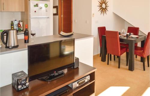 Two-Bedroom Apartment in Alhama de Murcia - image 9