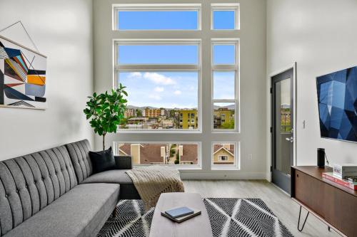 Modern Eclectic Penthouse Loft - Zuni Lofts in Denver, USA