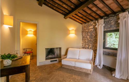 Casa Di Pietra in Ischia Di Castro