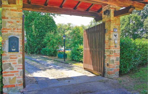 Gorgeous Home In Terranuova Bracciolini With Outdoor Swimming Pool