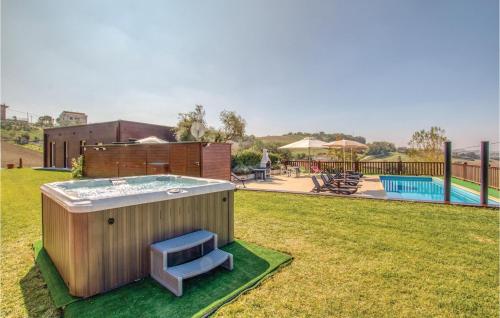 Swimming pool, Three-Bedroom Holiday home Montegranaro -FM- with a Fireplace 03 in Montegranaro