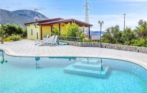 Four-Bedroom Holiday Home