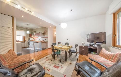 Two-Bedroom Apartment Livorno -LI- 0 09 - main image