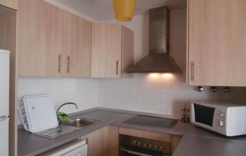 Beautiful Apartment In Alhama De Murcia With 2 Bedrooms, Wifi And Outdoor Swimming Pool