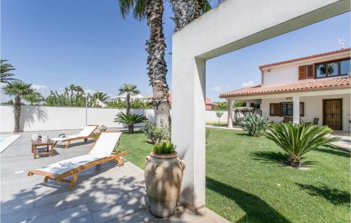 Beautiful apartment in Comiso w/ Outdoor swimming pool Outdoor swimming pool and 2 Bedrooms - image 4