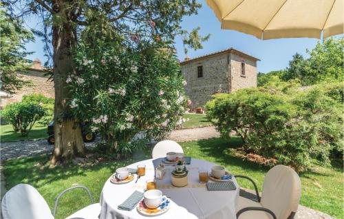  Beautiful apartment in Cortona AR with 2 Bedrooms, WiFi and Outdoor swimming pool in Cortona