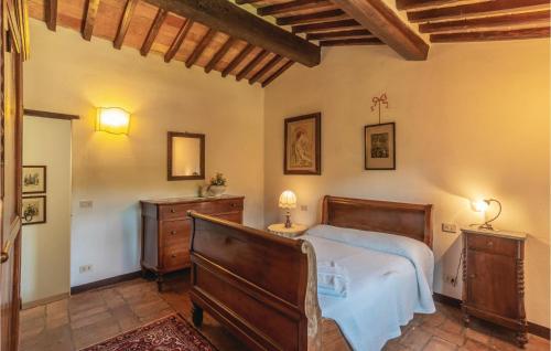  Beautiful apartment in Cortona AR with 2 Bedrooms, WiFi and Outdoor swimming pool in Cortona