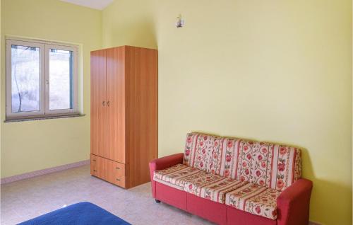 1 Bedroom Pet Friendly Home In Zambrone