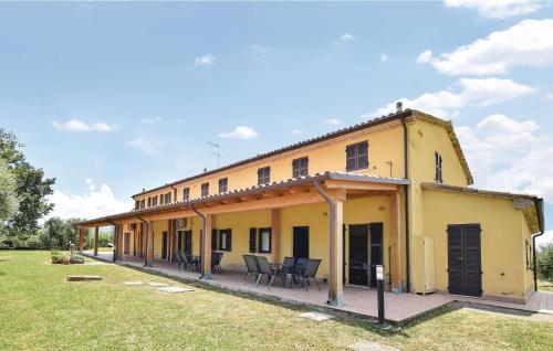  Stunning apartment in Montefelcino with 2 Bedrooms, Pension in Montefelcino bei Piagge