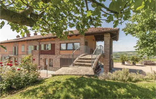  Amazing home in Castagnole delle Lanze with 2 Bedrooms and WiFi in Castiglione Tinella
