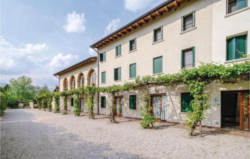  Gorgeous Apartment In Sacile -Pd- With Kitchen in Sacile