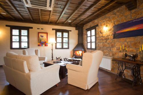 Krogs/atpūtas telpa, Hotel Rural El Fundil in La Paraya