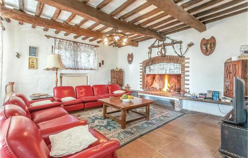  Stunning home in San Vito di Narni TR with 4 Bedrooms, WiFi and Outdoor swimming pool in San Vito