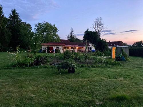 Gîte charmante avec grand jardin chambre d'hôte Abergement-Saint-Jean